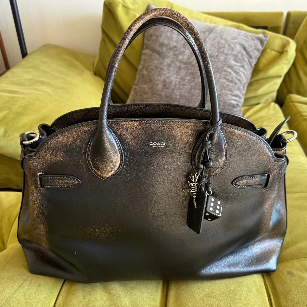 Coach Empire 40 in Loved Leather - Picture 1 of 5